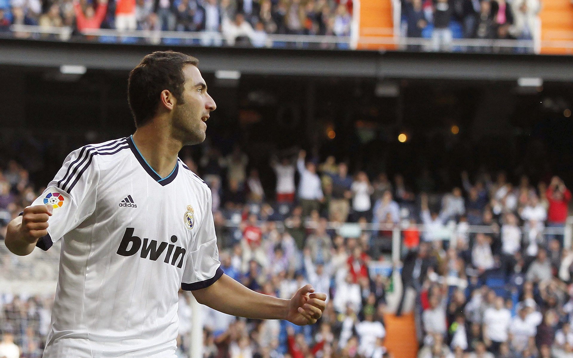 “武汉马拉松：全球跑步者决战赛道，谁将封王？”