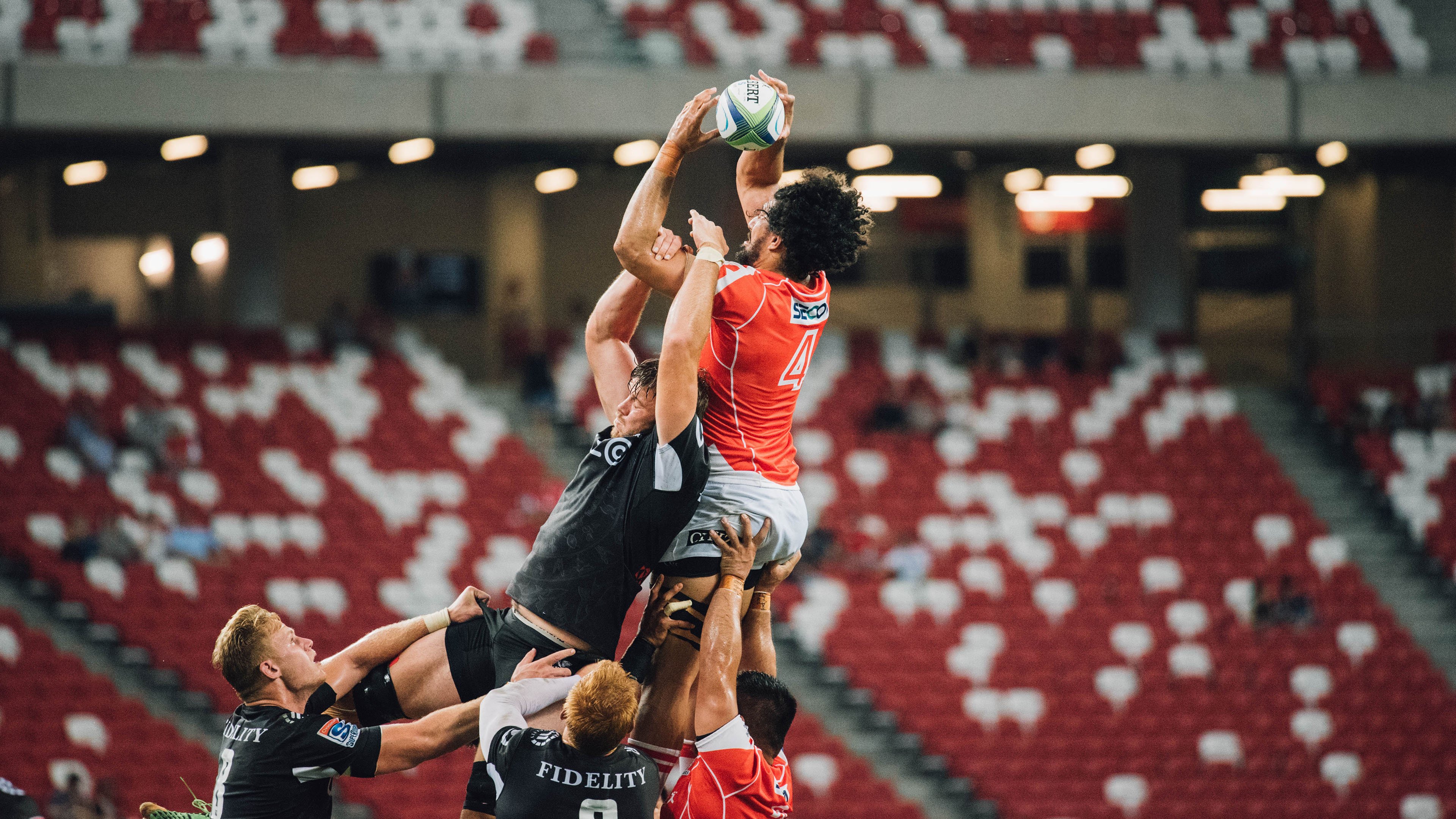 “马科斯·梅特罗的防守战术与进攻突破，助力美洲狮队崭露头角”